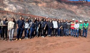 Alunos visitam a Mina do Brumado