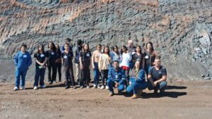 Alunos visitam projeto de recuperação ambiental da Mina do Brumado